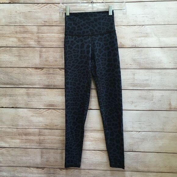 PURE‎ DASH LEGGINGS IN GRAY LEOPARD PRINT - Picture 1 of 7